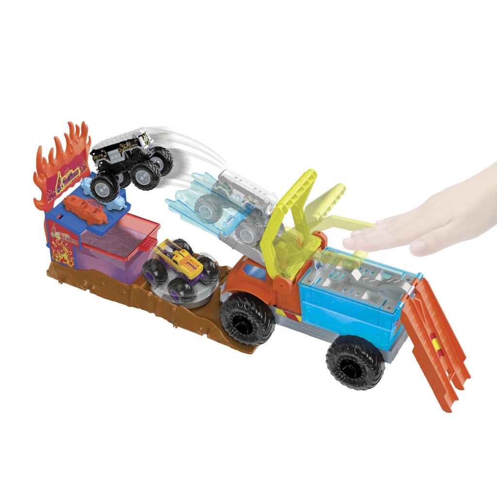 Mattel Hot Wheels Monster Trucks Fire Crash Challenge