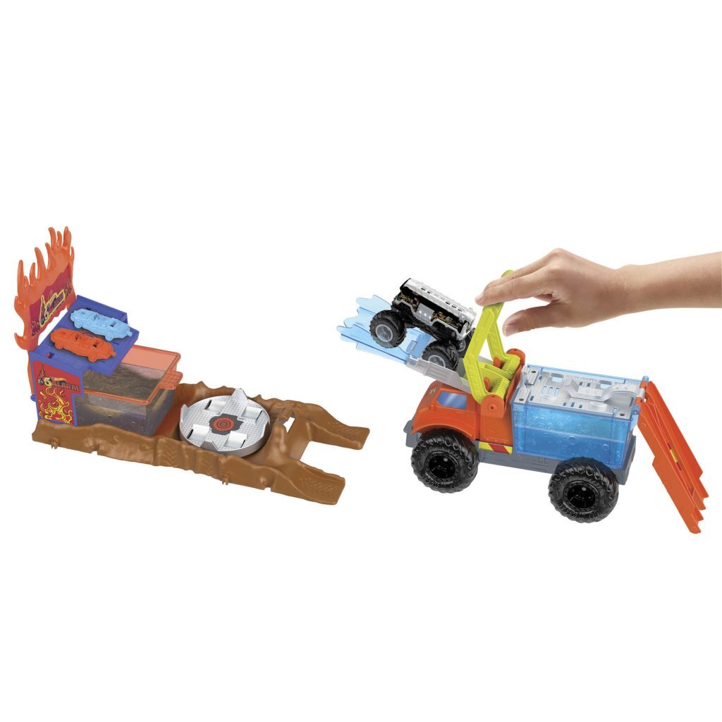 Mattel Hot Wheels Monster Trucks Fire Crash Challenge