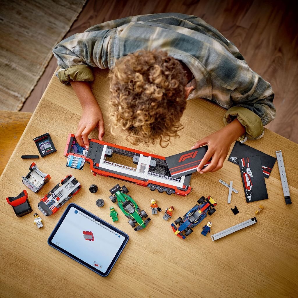 Lego City 60445 F1 Truck Met Rb20 En Amr24 F1 Auto'S