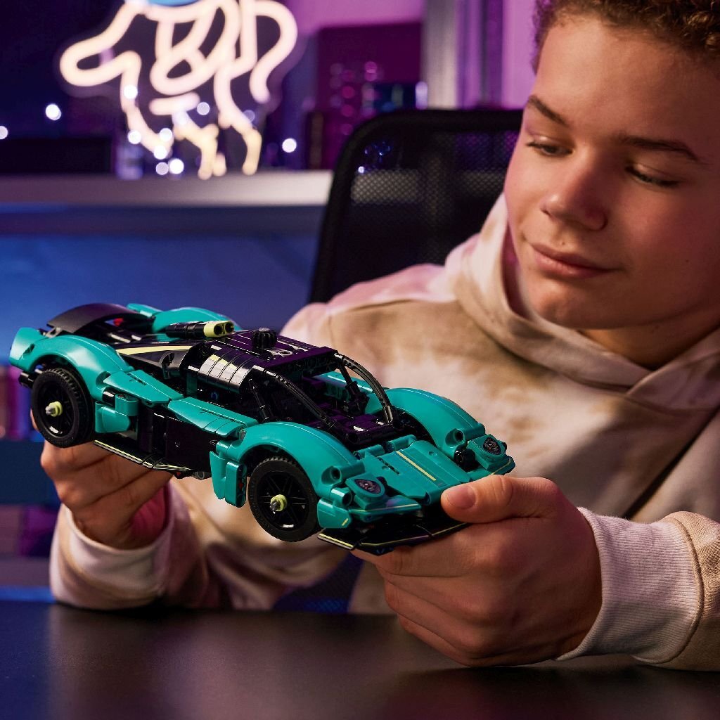 Lego Technic 42208 Aston Martin Valkyrie
